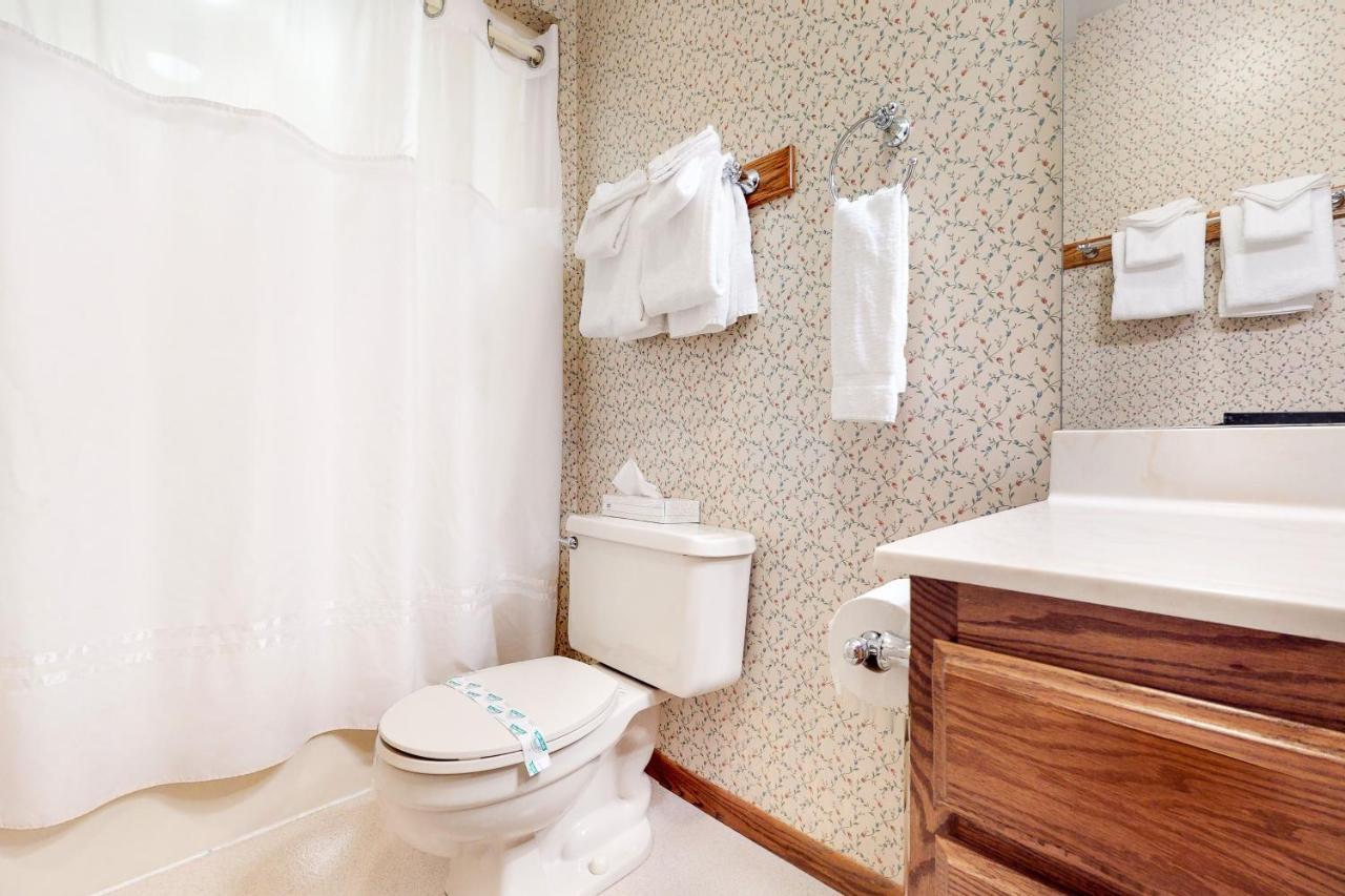 Chanticleer Inn: Villa 8 Eagle River Luaran gambar